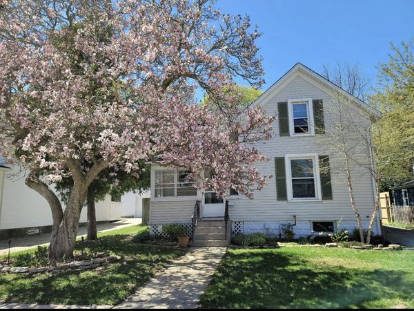 628 Illinois Street , Geneva, IL 60134