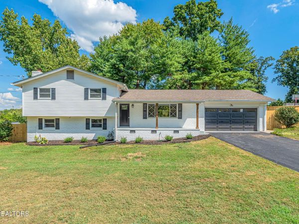 990 Ponder Rd, Knoxville, TN 37923
