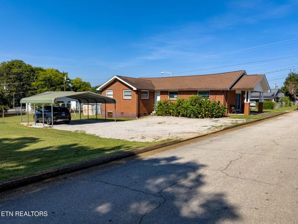 210 S Cherry Street , Lenoir City, TN 37771