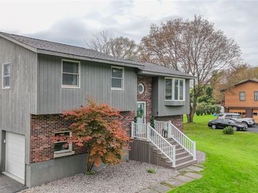 215 Sunnybrook Drive , Syracuse, NY 13219