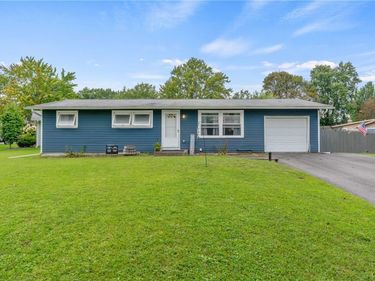 204 Greentree Drive , East Syracuse, NY 13057