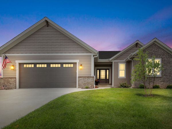 S54W25469 Pebble Brook Ct, Waukesha, WI 53189