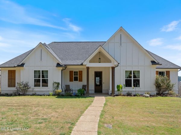 2112 Laughter Road, Nesbit, MS 38651