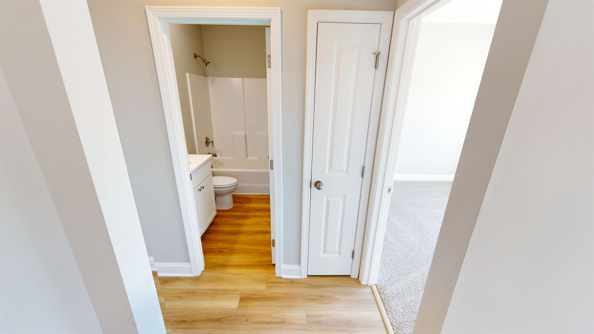 1052 Moen Loop  Photo 13