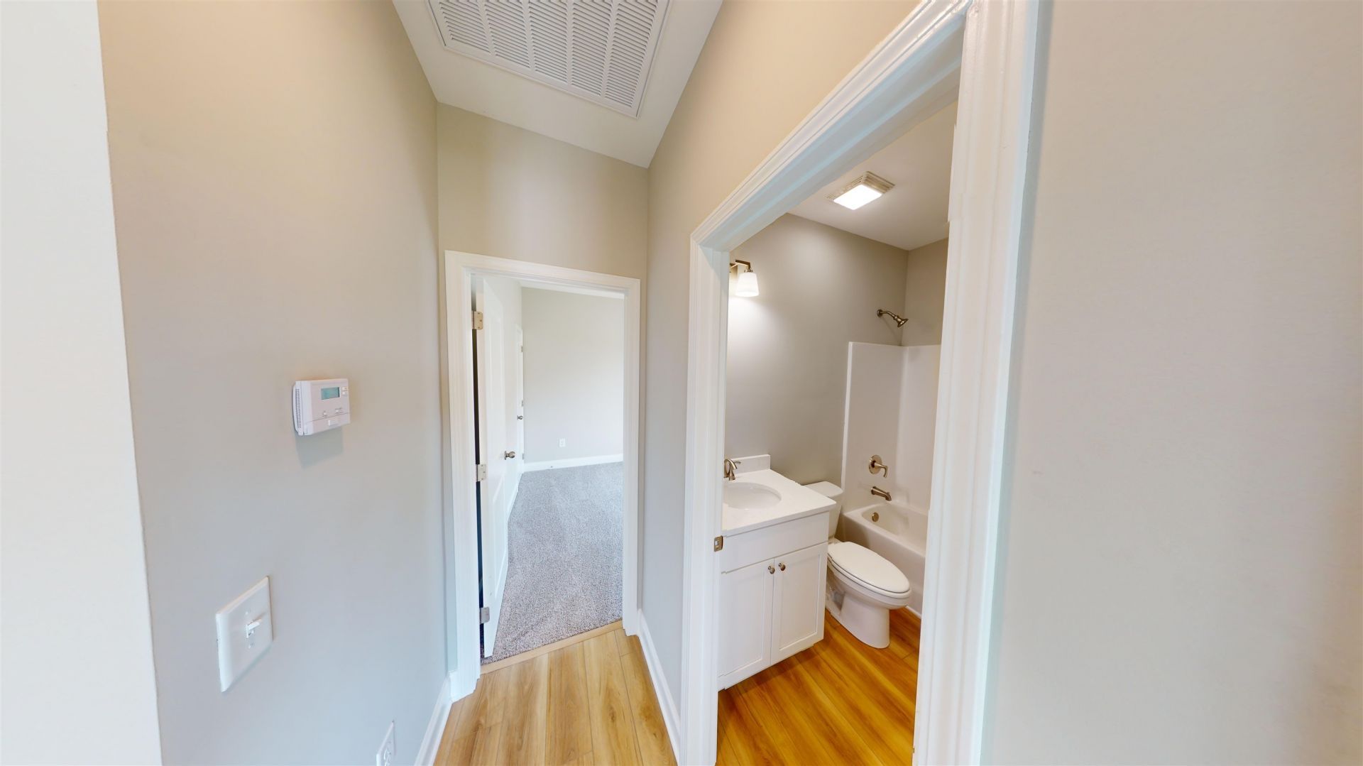 1052 Moen Loop  Photo 15