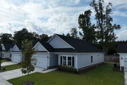 1052 Moen Loop  photo 4