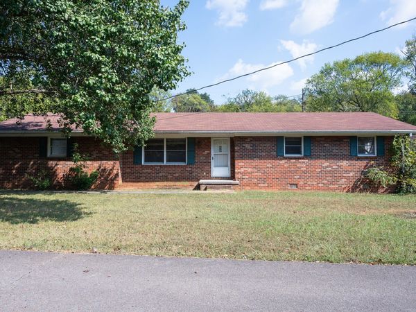 1215 Blount Ave SW, Cleveland, TN 37311