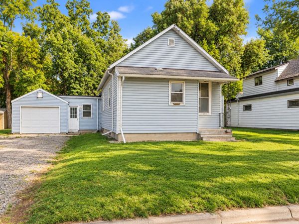 709 8th Avenue SE, Waseca, MN 56093