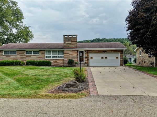 160 Mark Avenue , Killbuck, OH 44637