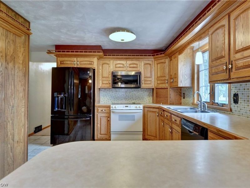 160 Mark Avenue, Killbuck, OH 44637 Photo 14
