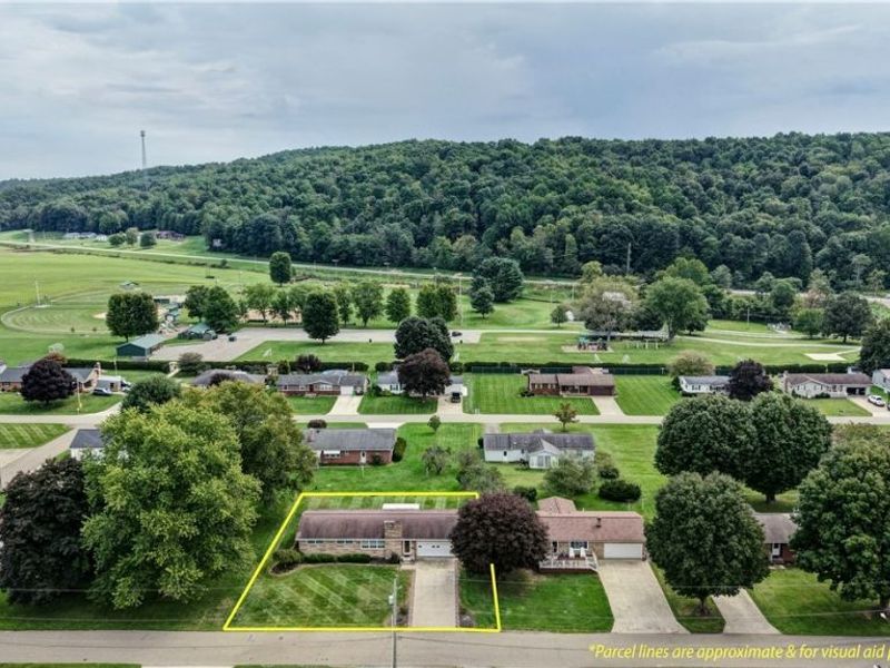 160 Mark Avenue, Killbuck, OH 44637 Photo 3