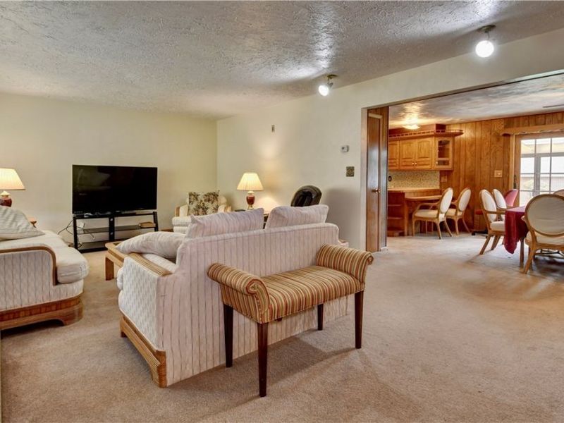 160 Mark Avenue, Killbuck, OH 44637 Photo 6