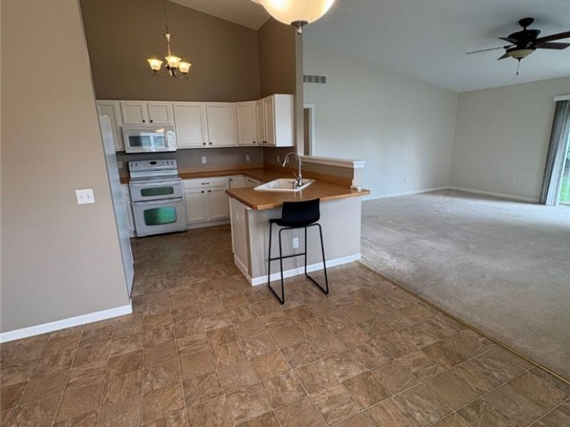 1192 Chaucer Circle, Akron, OH 44312 Photo 12