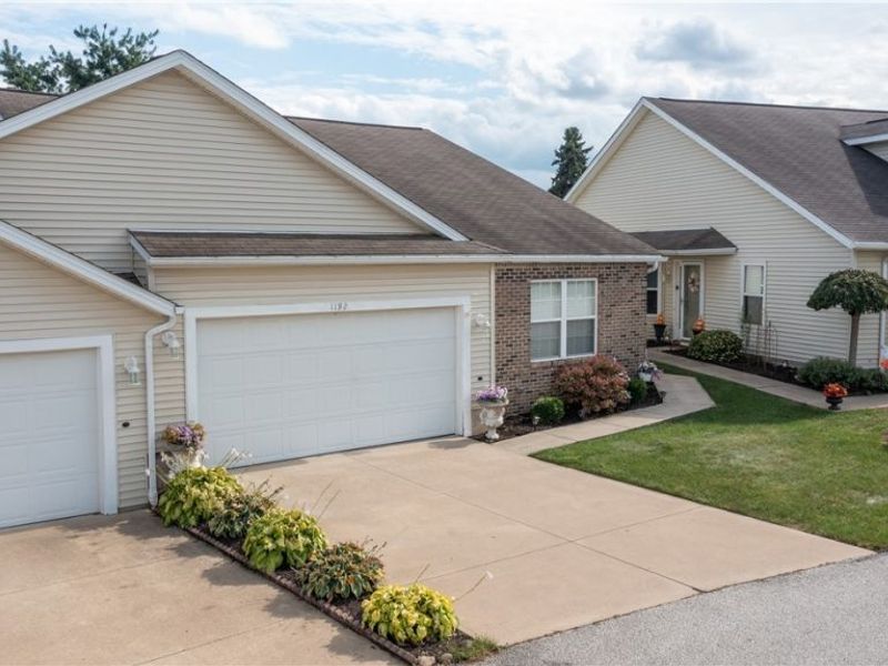 1192 Chaucer Circle, Akron, OH 44312 Photo 2