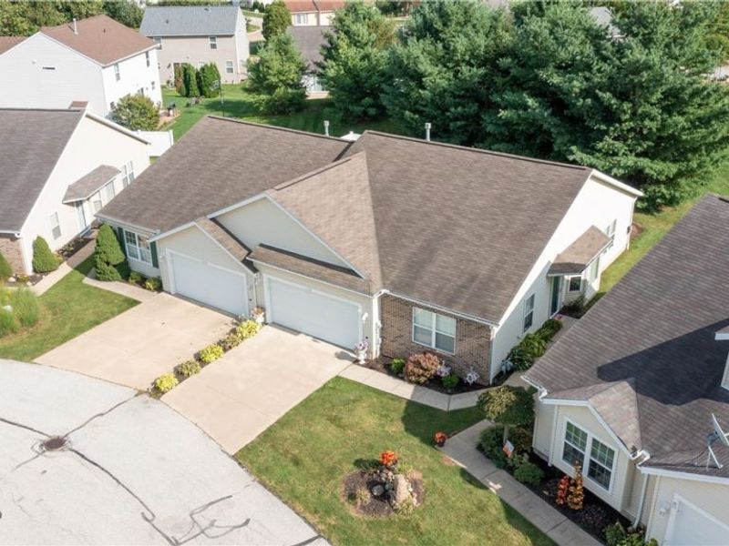 1192 Chaucer Circle, Akron, OH 44312 Photo 3