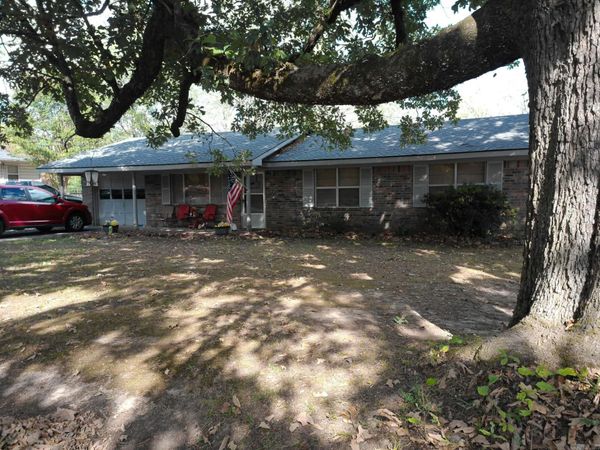 211 N Polk St. , Mena, AR 71953
