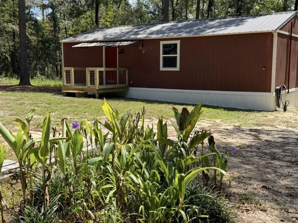 260 A J Bond, Columbia, MS 39429