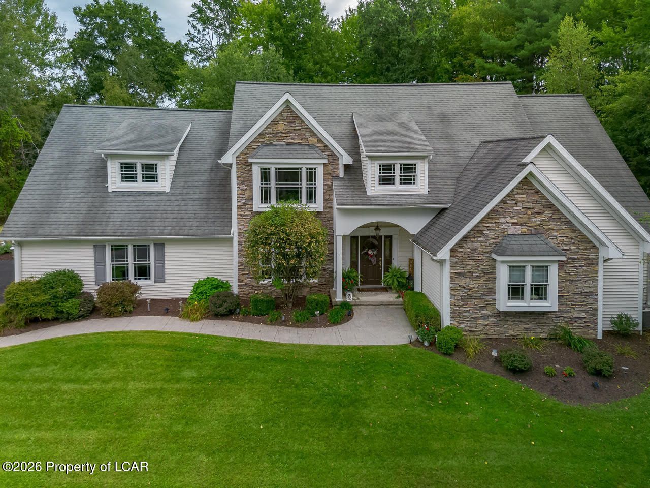 126 Pine Drive, Dallas, PA 18612 Main Photo