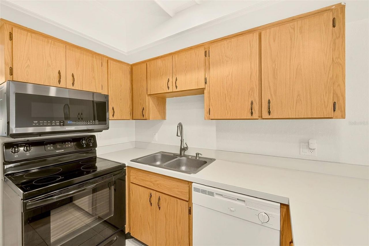 19029 Us Highway 19 N, Unit 26-104, Clearwater, FL 33764 Photo