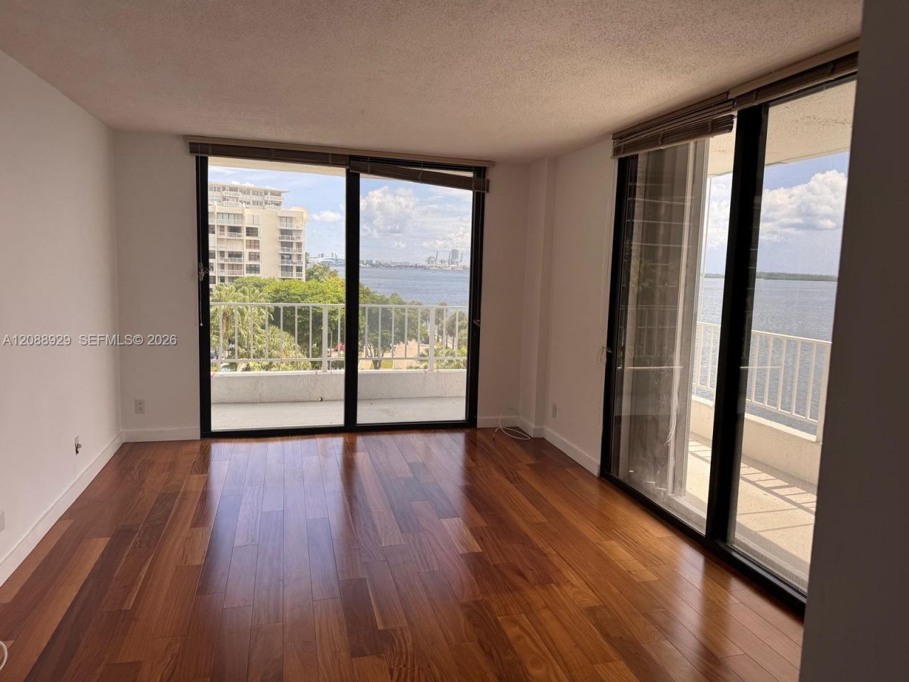 200 SE 15th Rd , Unit 7D, Miami, FL 33129 Photo