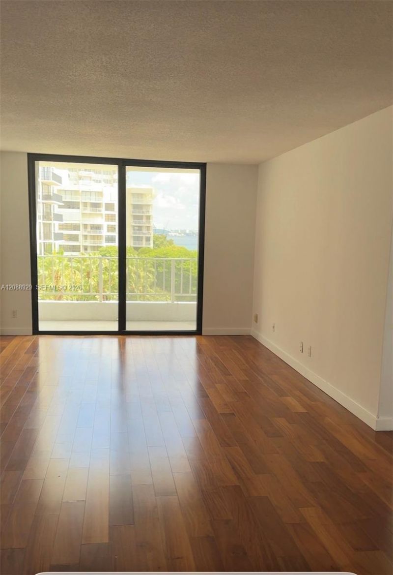 200 SE 15th Rd , Unit 7D, Miami, FL 33129 Photo
