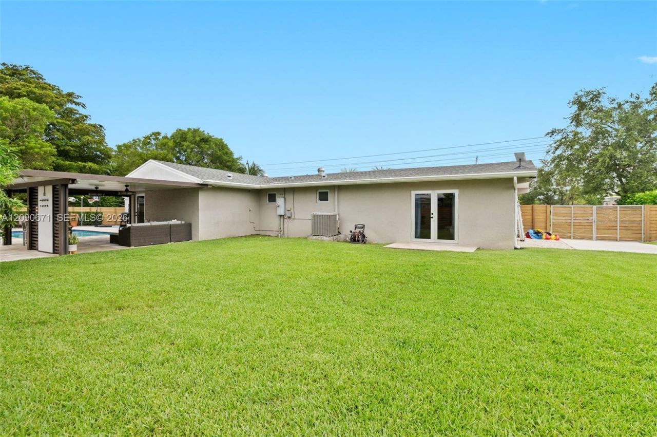 9970 SW 132nd St , Miami, FL 33176 Photo