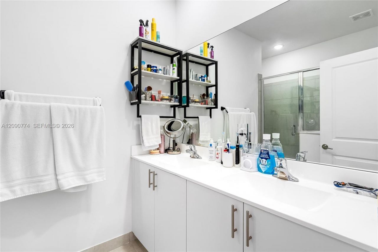 15981 SW 2nd Pl , Pembroke Pines, FL 33027 Photo