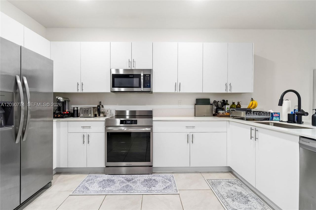 15981 SW 2nd Pl , Pembroke Pines, FL 33027 Photo