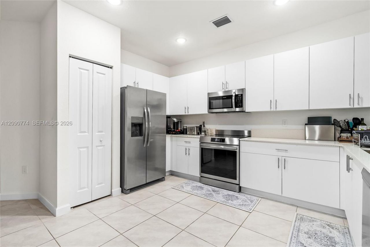 15981 SW 2nd Pl , Pembroke Pines, FL 33027 Photo