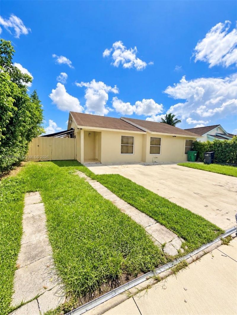 30233 SW 161st Ct , Homestead, FL 33033 Main Photo