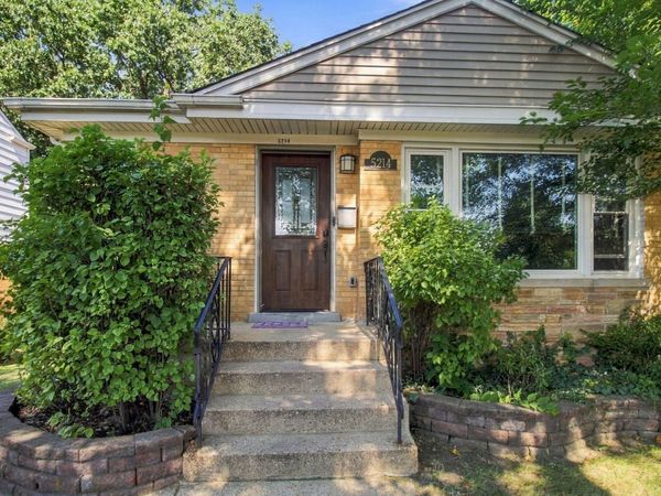 5214 Enfield Avenue , Skokie, IL 60077