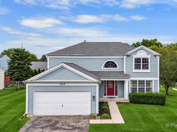 1850 Mission Hills Drive , Elgin, IL 60123