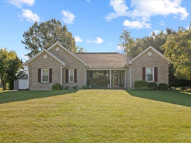 1334 LeeBe Drive, Sterling Township, OH 45176 Photo 2