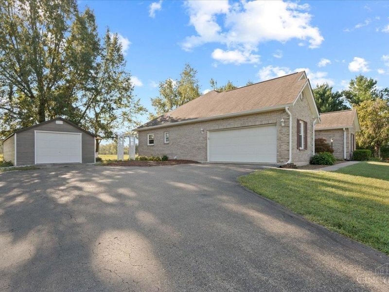 1334 LeeBe Drive, Sterling Township, OH 45176 Photo 32
