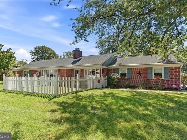 420 HILLTOP ROAD, STRASBURG, PA 17579