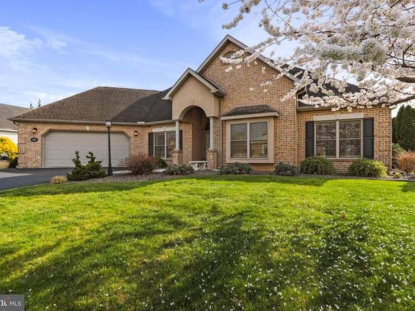 220 WOODVALE DRIVE, CHAMBERSBURG, PA 17201