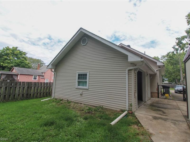 1069 Raymond Street NW, Warren, OH 44485 Photo 36