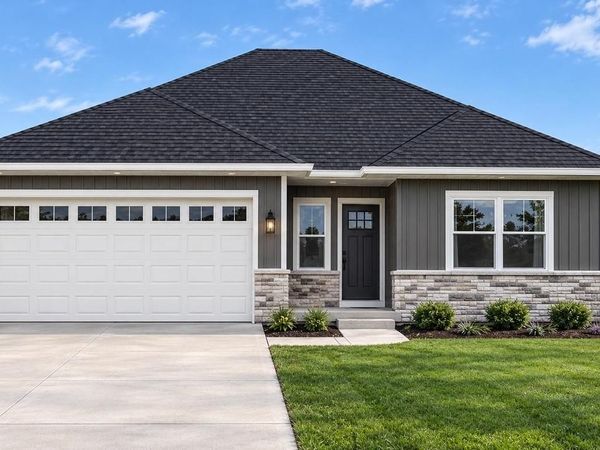1907 GOLDEN GATE DRIVE, Little Chute, WI 54913