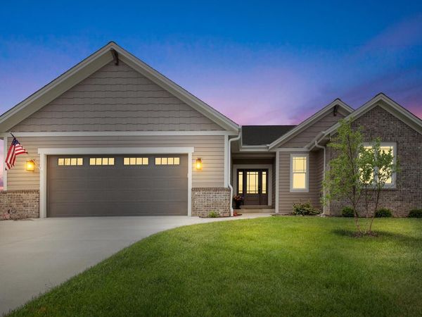 S54W25469 Pebble Brook COURT, Waukesha, WI 53189
