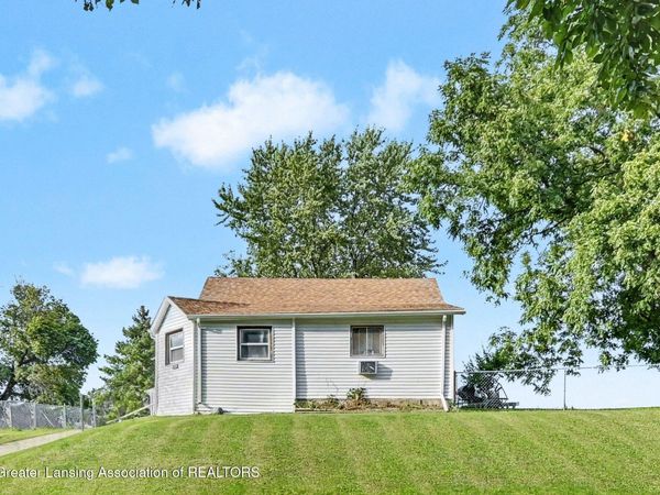 735 Looking Glass Avenue, Portland, MI 48875