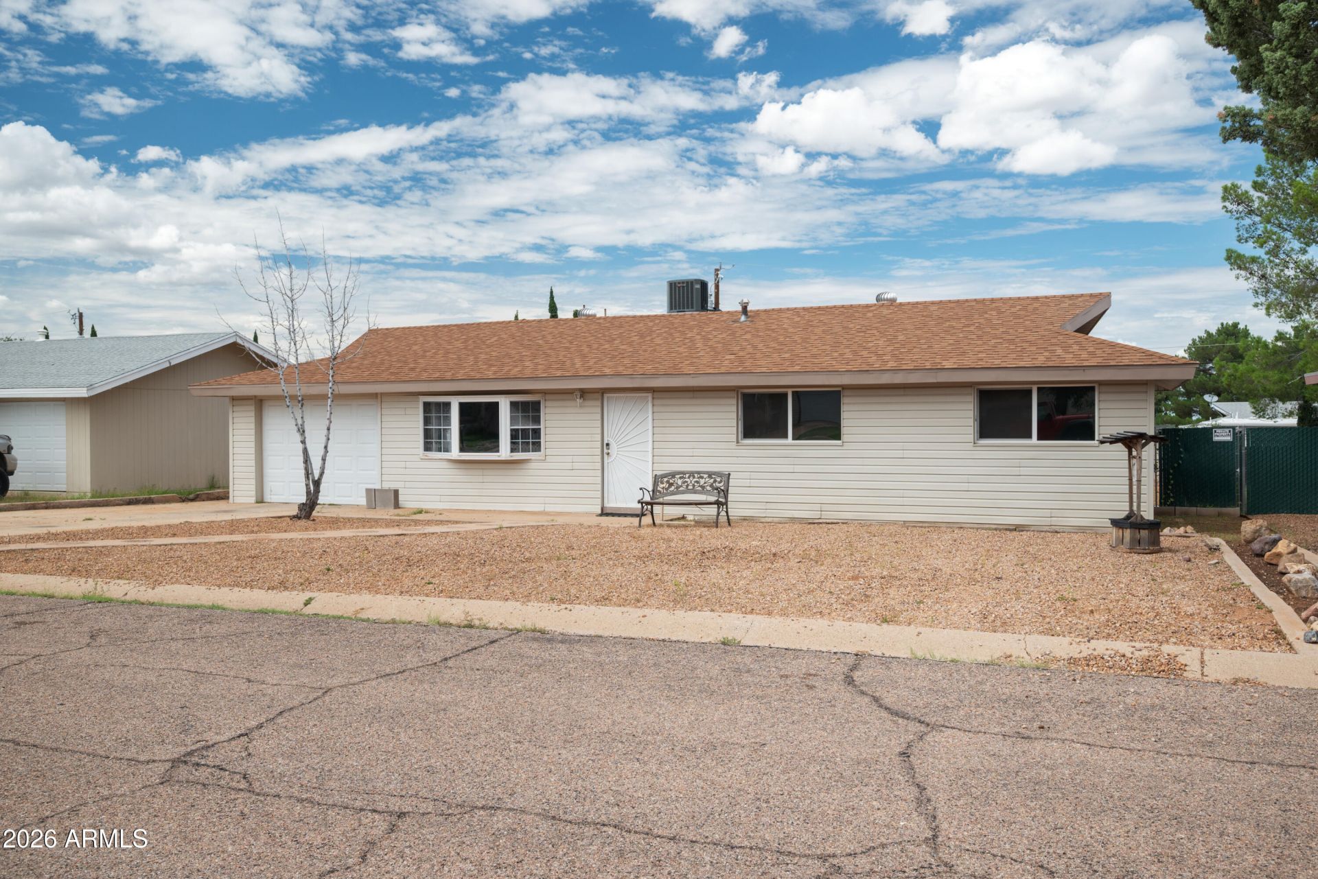 27 W James Place, Sierra Vista, AZ 85635 Main Photo