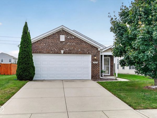 5771 White Pine Road, Whitestown, IN 46075