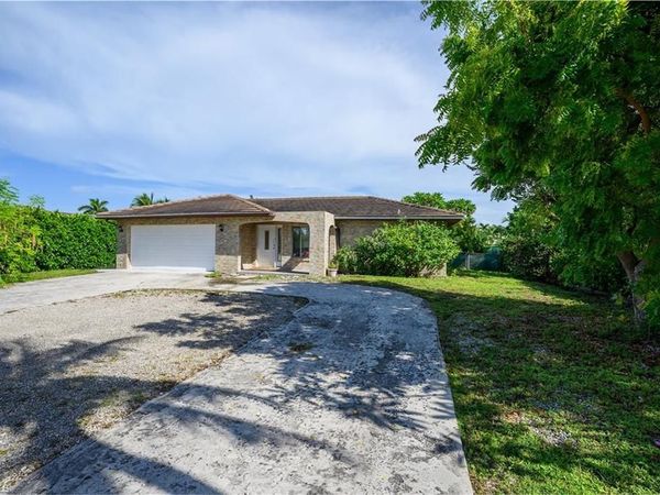350 Columbus WAY, MARCO ISLAND, FL 34145