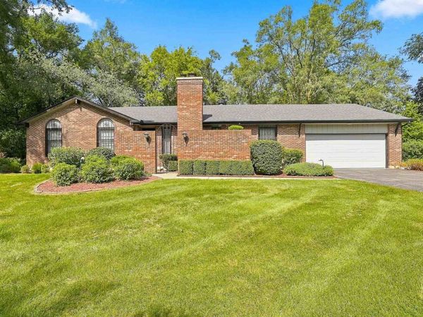 806 Roberts Road , Tower Lakes, IL 60010