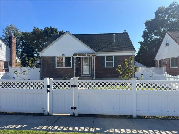 26 Circle Drive , Hempstead, NY 11550