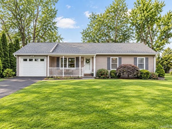 5 Meadowbrook Drive, Kingston, NY 12401