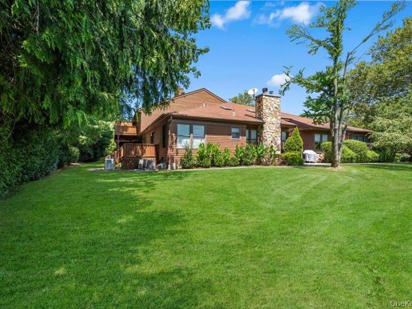20 Hunt Court S, Jericho, NY 11753
