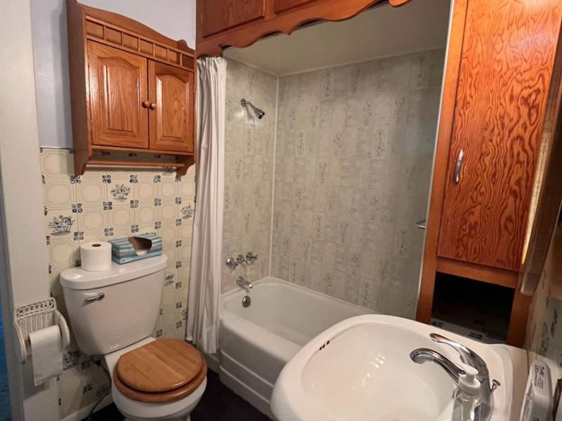 404 E Maple Street, Clyde, OH 43410 Photo 19