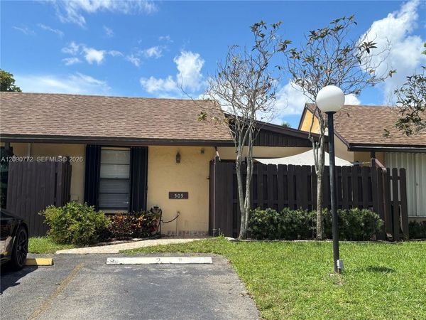 505 Briarwood Cir , Unit 2-59, Hollywood, FL 33024