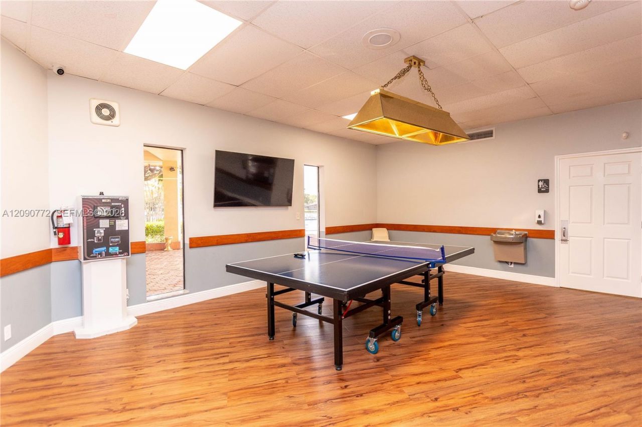 505 Briarwood Cir , Unit 2-59, Hollywood, FL 33024 Photo